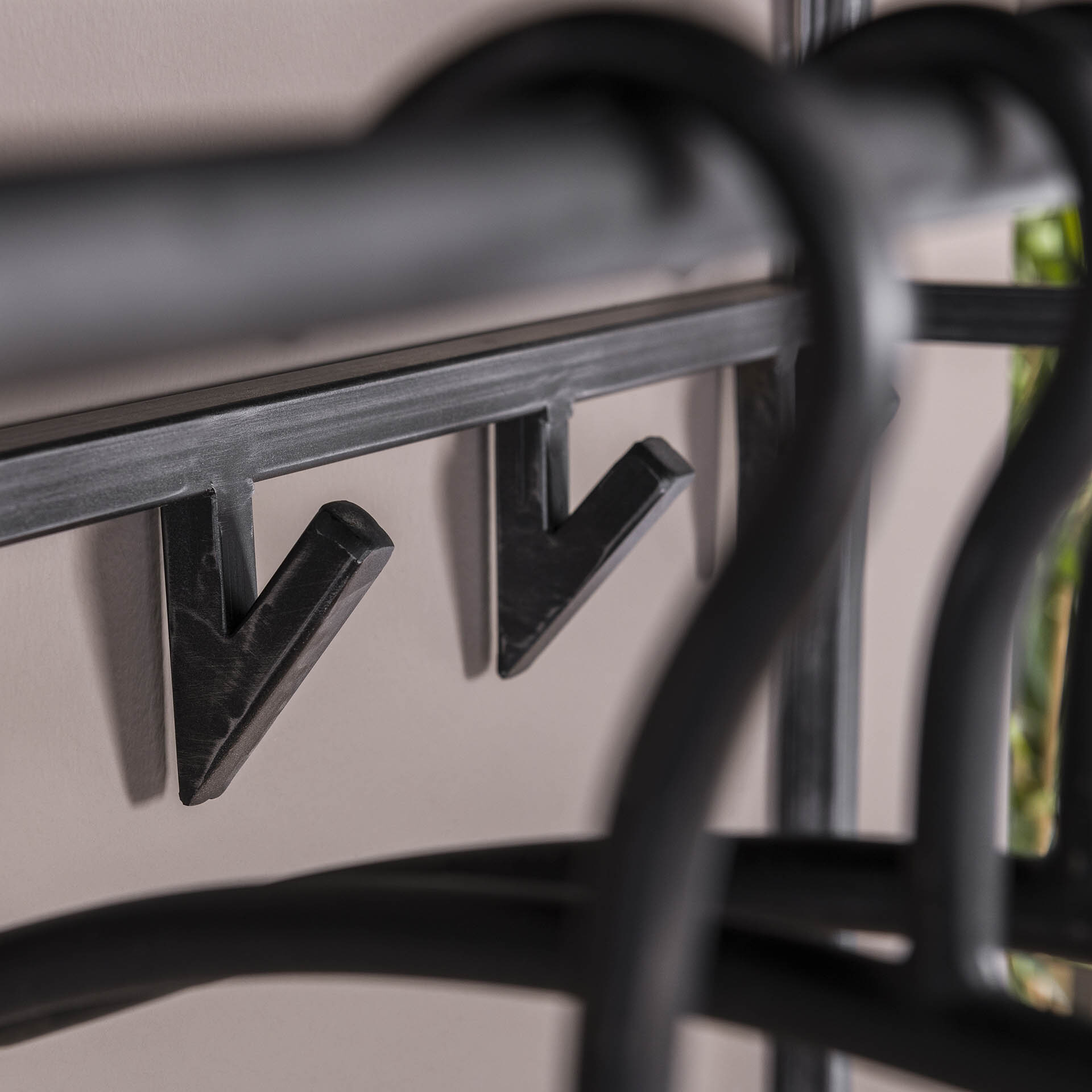 Kapstok 'Yena' Acaciahout en metaal, met 12 haken en plank - Afbeelding 3