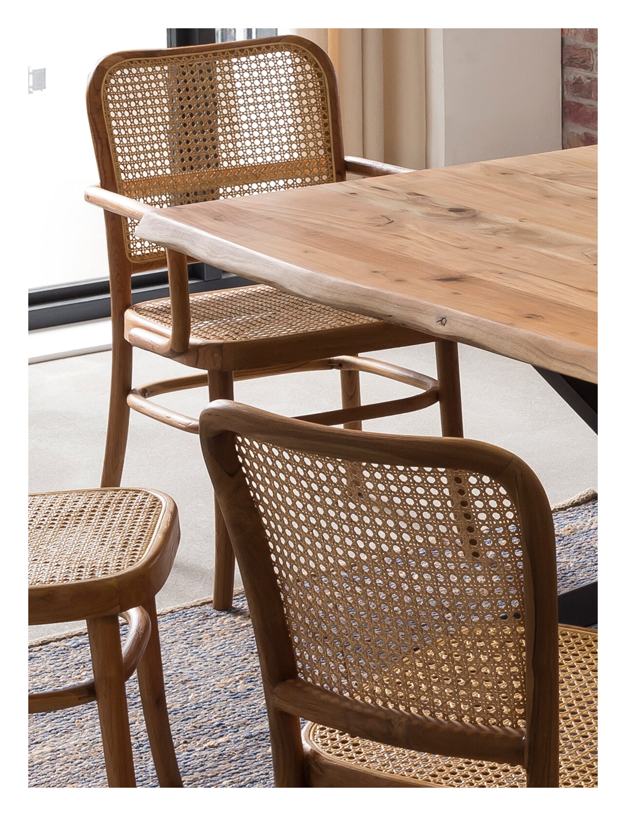 Artistiq Boomstam Eettafel 'Raynaldo' Acaciahout, 180 x 90cm, kleur Zwart - Afbeelding 3