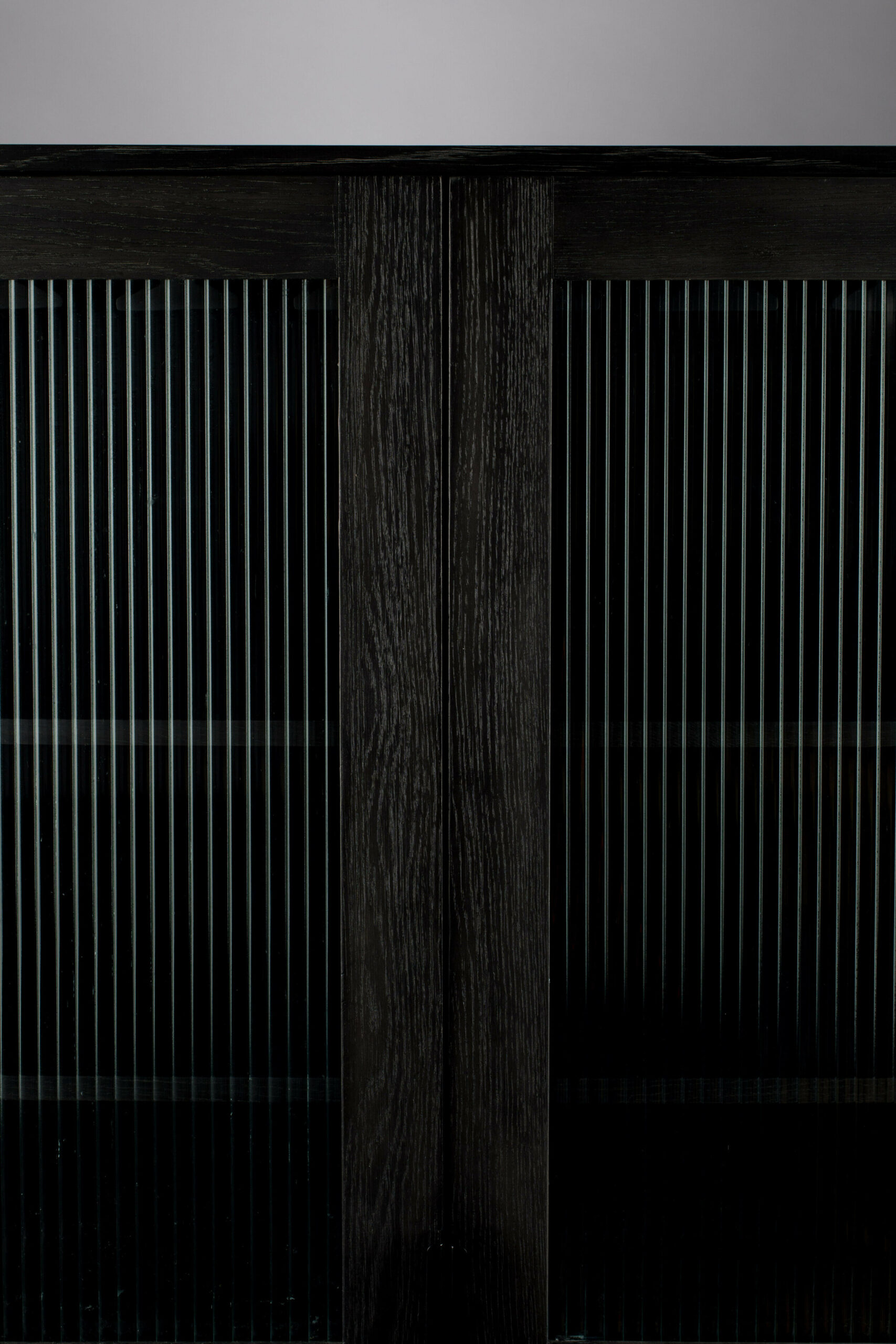 Zuiver Wijnkast 'Travis' Walnoothout en glas, 180 x 89cm, kleur Zwart - Afbeelding 3