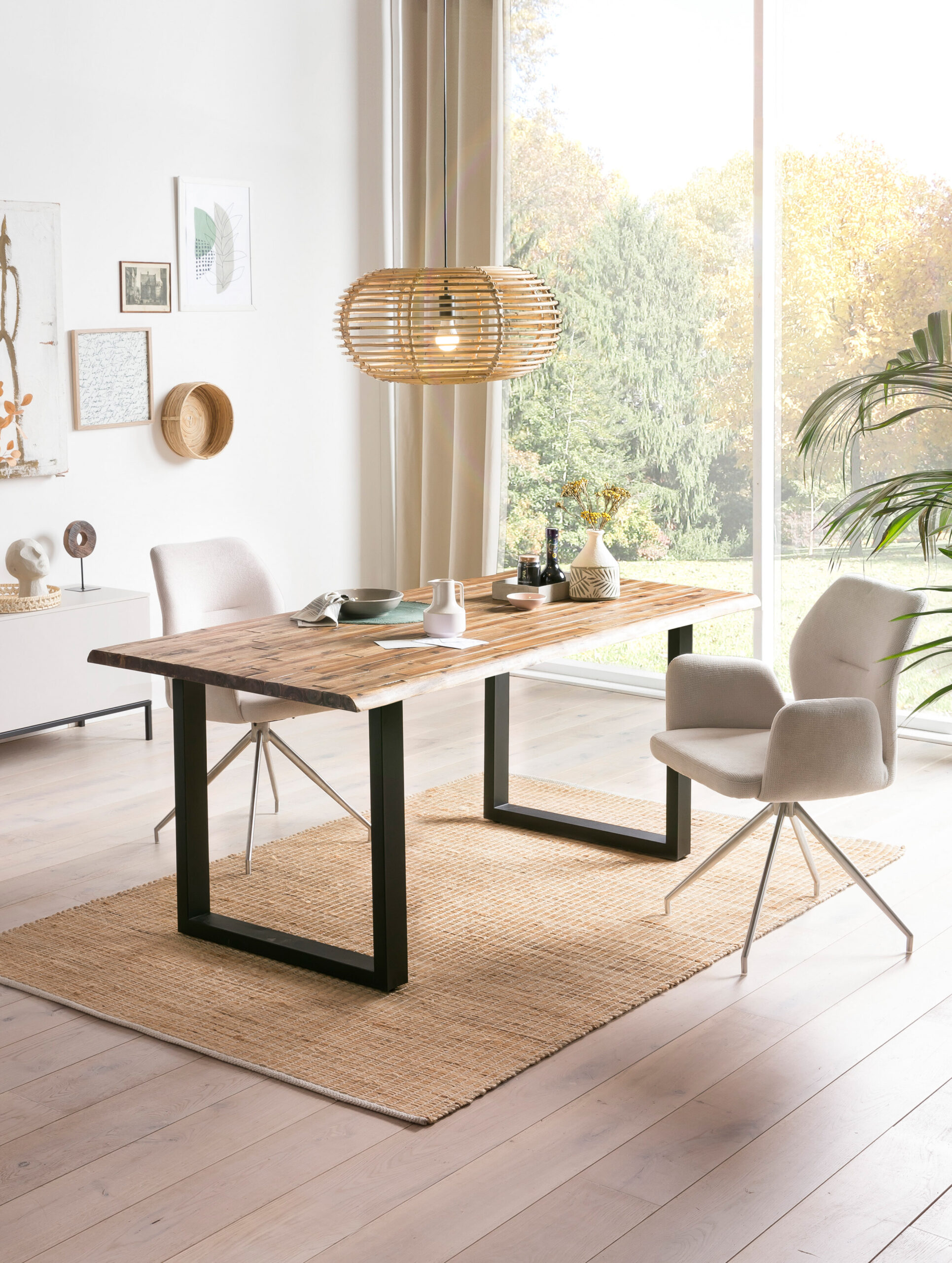 Artistiq Eettafel 'Radhika' Acaciahout en metaal, 140 x 80cm, kleur Zwart - Afbeelding 2