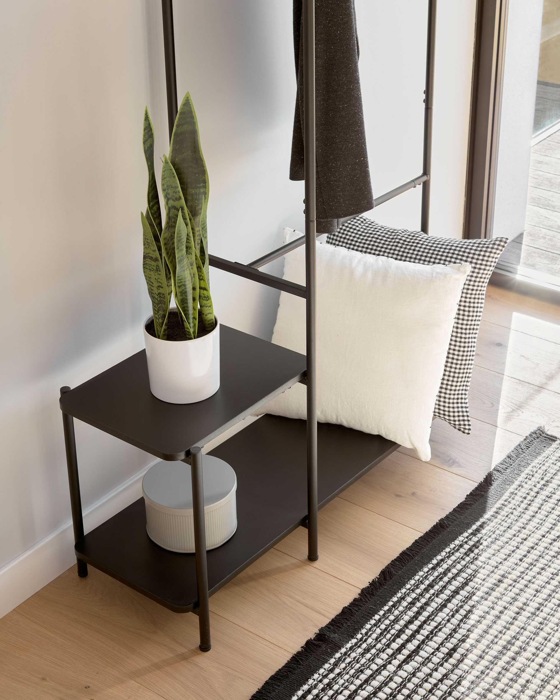 Kave Home Kledingrek 'Galatia' 150 x 100cm, kleur Zwart - Afbeelding 2