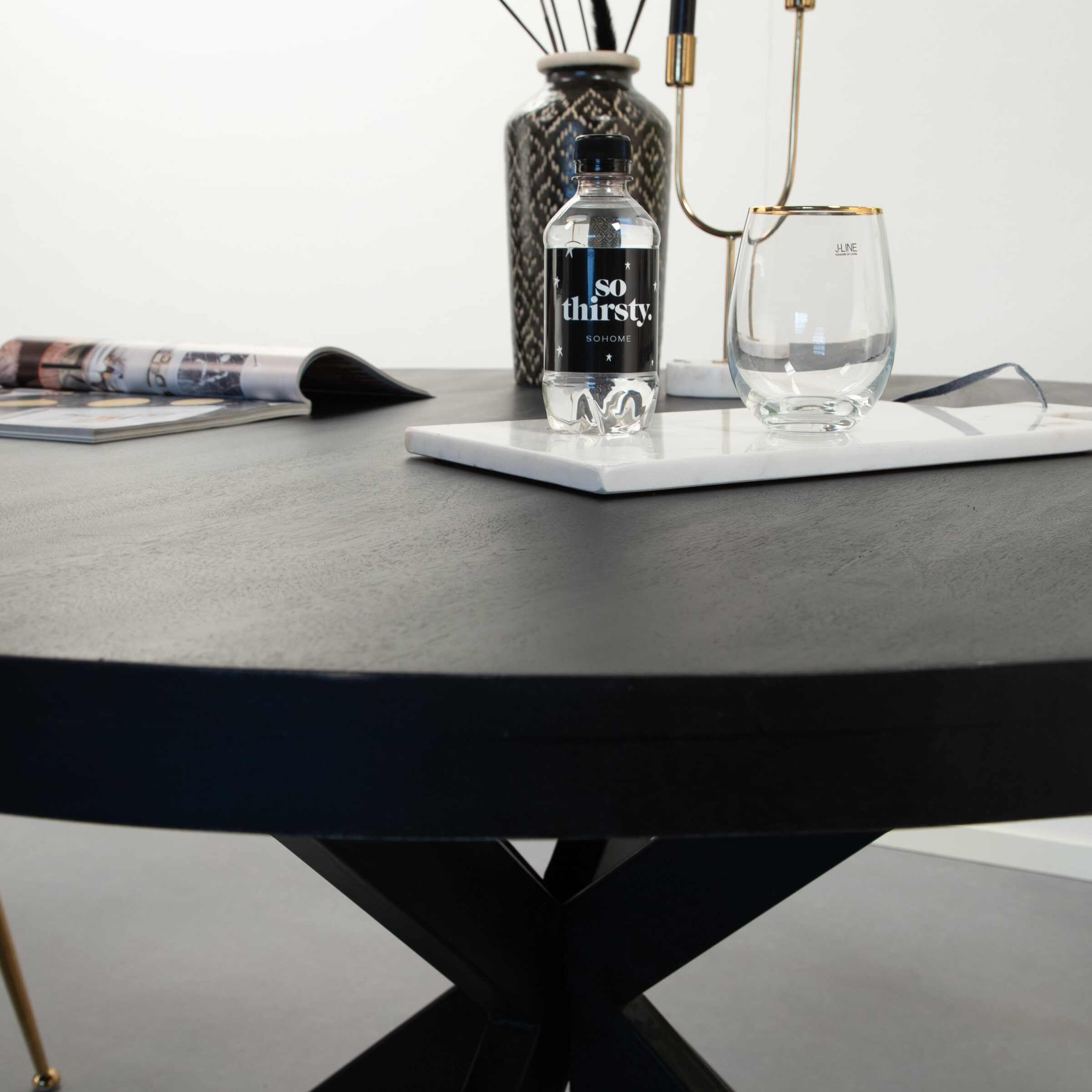LivingFurn Ronde Eettafel 'Kala' 120cm, Mangohout, kleur Zwart - Afbeelding 3