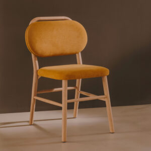 Kave Home Eetkamerstoel 'Helda' Chenille en eikenhout, kleur Mosterdgeel