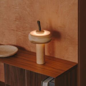 Kave Home Draagbare Tafellamp 'Luba' Essenhout, 30cm