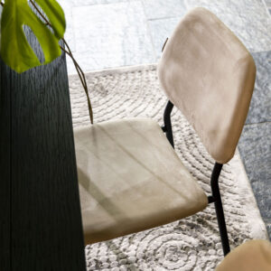 Dutchbone Eetkamerstoel 'Darby' Velvet, kleur Beige